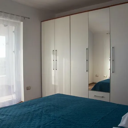 Rose Apartment *